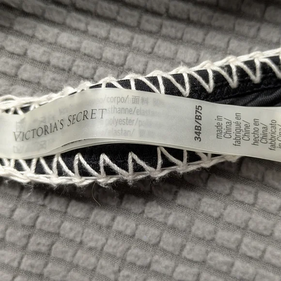 Minimalist Black and Cream Bikini Swimwear - Picture 12 of 12